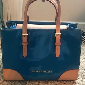 Lovely Dooney & Bourke Patten Leather Tote.